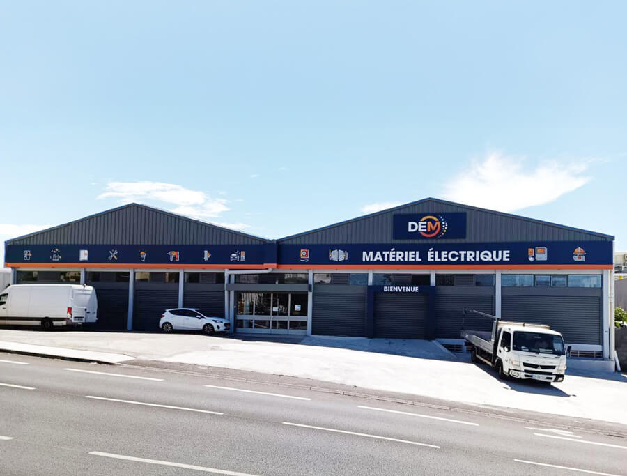 Design enseigne lumineuse et façade de magasin d'éclairage